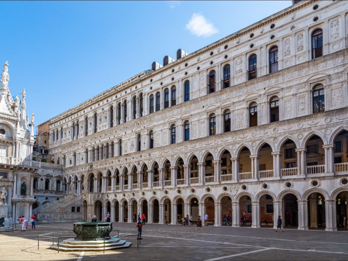 Doge Palace: history and curiosities