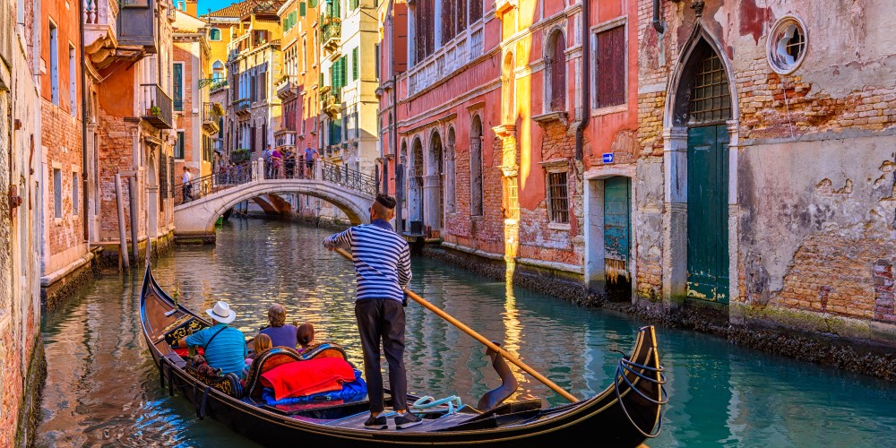 Best romantic things to do in Venice